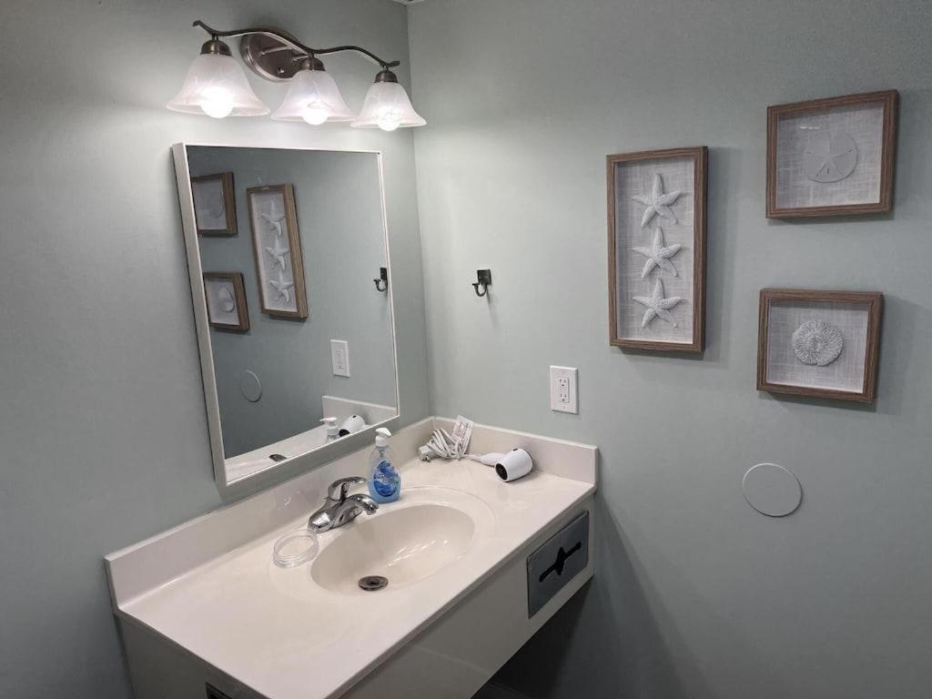 Вілла 2501 S Ocean Blvd, 0407 - Ocean Front Sleeps 6 Мертл-Біч Екстер'єр фото
